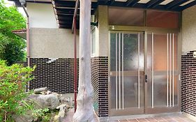 アルピエm 無料駐車場2台分 置き型無料wi-Fiあります 平屋瓦屋根の日本家屋